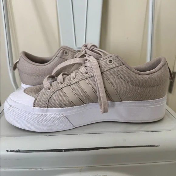 adidas Women's Athletic Shoes in Beige and White - Picture 4 of 4